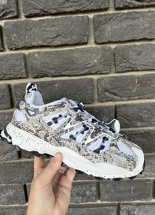Новые кроссовки adidas hyperturf
размер: 42 (26 см)
оригинал