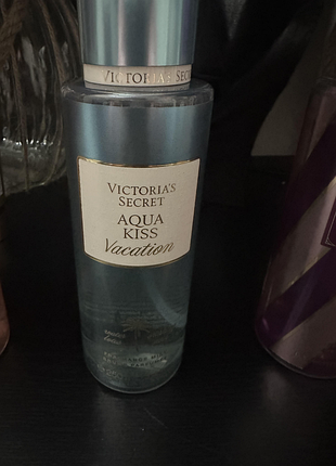 Аква спрей для відпочинку  body fragrance aqua kiss vacation fragrance mist