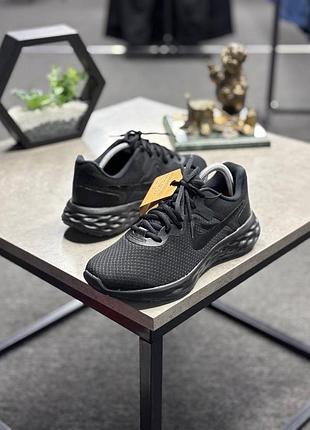 Бігові кросівки nike revolution 6 next nature у повністю чорному кольорі.