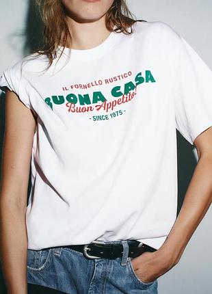 Біла бавовняна оверсайз футболка zara з принтом