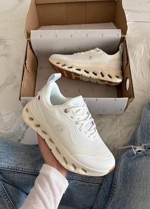 Жіночі кросівки loewe x on cream white