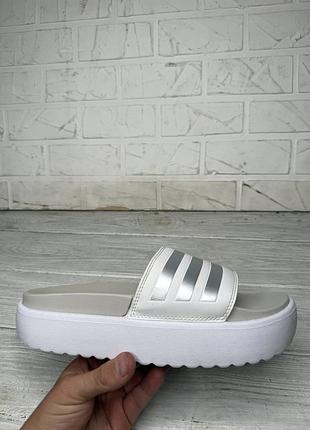 Белые удобные шлепки adidas adilette platform