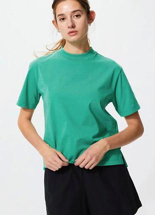 Женская футболка uniqlo