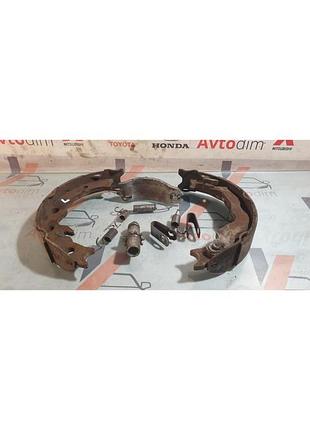 Колодки тормоза стоянки задние левые 26708fj010 subaru forester sj 2012-2018 диель