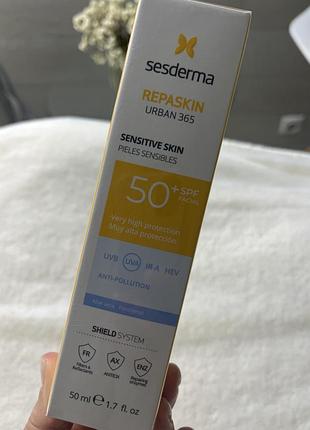 Сонцезахисний крем для чутливої ​​шкіри sesderma repaskin urban 365 sensitive skin spf 50+ 50ml
