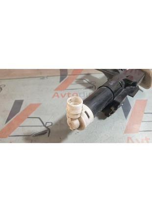 Форсунка омивача фар права 86636sg010 subaru forester sj 2012-2018 дизель