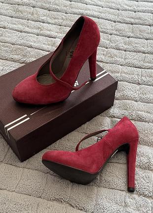 Замшеві червоні туфлі mai più senza (mary jane), made in italy, розмір 38