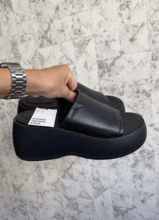 Шлепки на платформі h&m жіночі чорні 38/39
