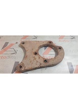 Кронштейн заднего суппорта левый m814719 mitsubishi carisma рестайл