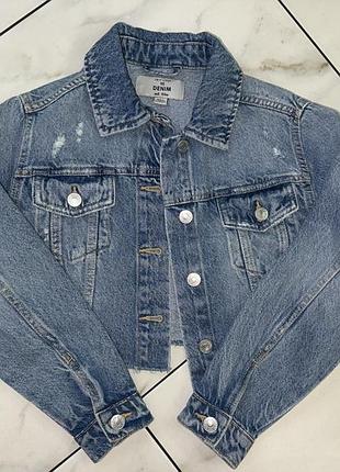 Джинсовая куртка рубашка голубая с потертостями new look 8-9 лет (128-134 см) на девочку