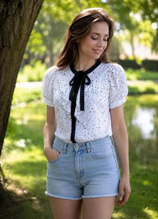 Блузка look біла в чорні зірочки