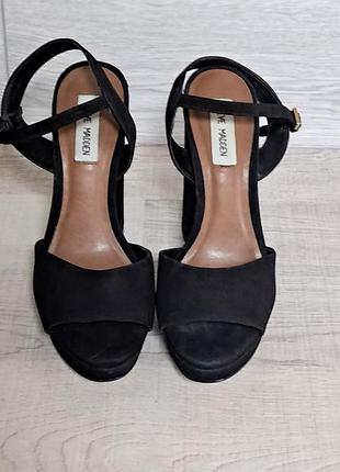 Steve madden босоніжки на платформі та масивному підборі з чорної замші