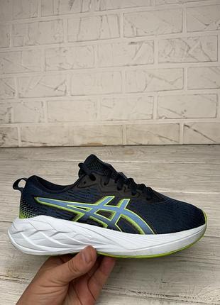 Летние беговые кроссовки asics