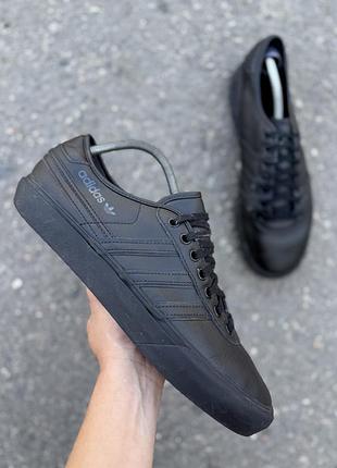 Adidas кроссовки оригинал кожаные кеды 45 размер черные