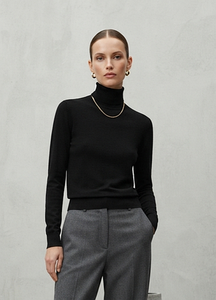 Чорний базовий лонгслів водолазка светр розмір л zara