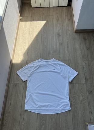 Футболка under armour