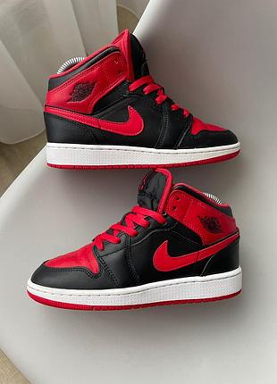 Жіночі кросівки nike air jordan 1