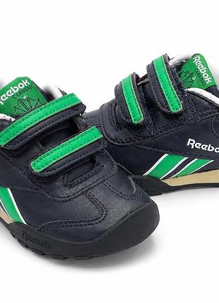 Дитячі кросівки reebok classic шкіряні 22.5 (устілка 15 см) оригінал