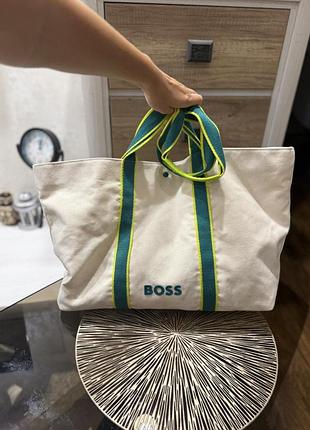 Сумка від бренду boss