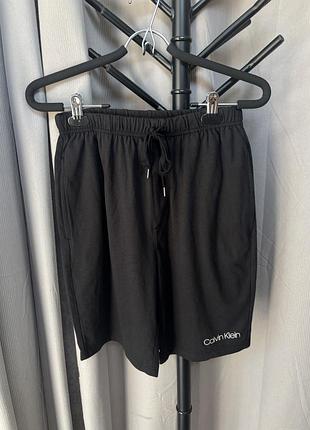 Чоловічі шорти calvin klein