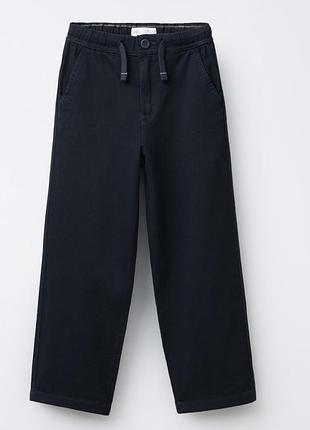Брюки zara 7-8 лет, 128см
цвет насыщенный темно синий, (камера не передает). натуральная ткань, мелкой рубчик