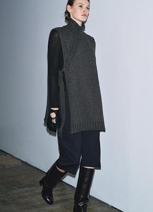 Теплый шерстяной жилет жилетка zara с высоким воротником.