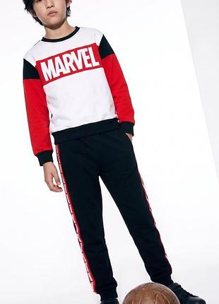 Спортивний костюм marvel від disney