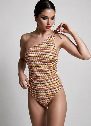 Суцільний купальник від primark, розмір 16(44)