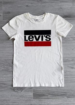 Футболка жіноча levi’s xs s біла з логотипом брендова вільного крою