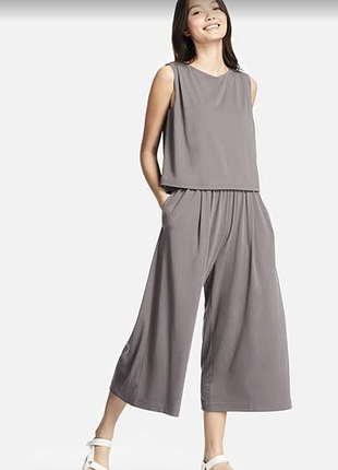 Серый женский комбинезон с кюлотами uniqlo