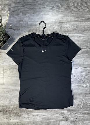 Оригінальна, спортивна жіноча футболка - nike