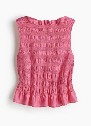 Стильный ярко- розовый топ с буфами бренда h&amp;m.