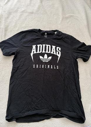 Чорна футболка adidas originals (розмір l) оригінал з принтом