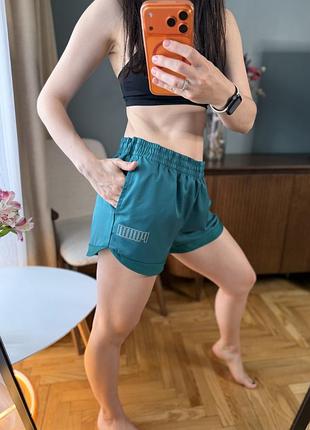 Зелені смарагдові спортивні шорти puma