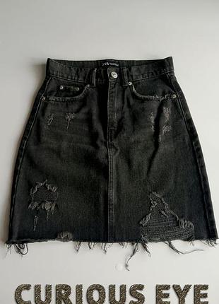 Zara юбка черного цвета по фигуре
