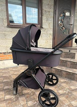 Продам коляску carrello ultimo 3 в 1.  у комплекті: люлька, прогулянковий блок, автолюлька, дощовик, москітна сітка та рюкзак.користувалися 5 місяців.