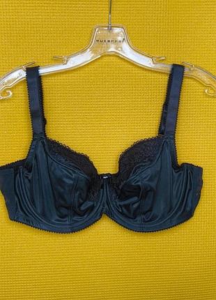 Гарний бюстгальтер чорного кольору 38dd/85e