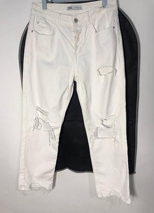 Джинсы белые рваные женские zara