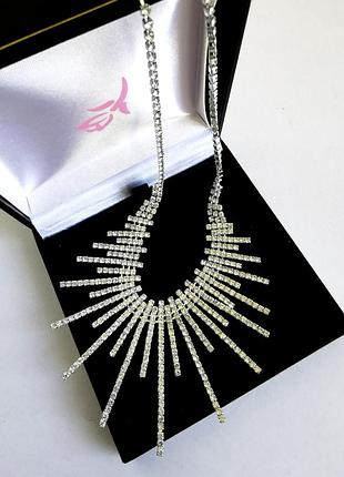 Красиве вінтажне кольє claires