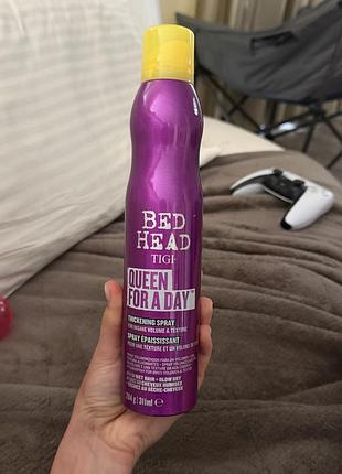 Спрей для об'єму волосся tigi bed head queen for a day