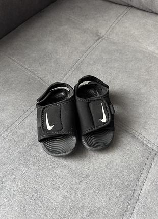Босоніжки nike дитячі 21 розмір