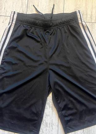 Шорти чорні бренду adidas, на вік 11-12 років