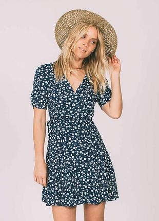 Стильное платье minkpink р. s на запах в цветочный принт, легкое летнее платье халат