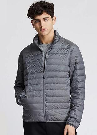 Ультра лёгкий мужской пуховик от uniqlo.