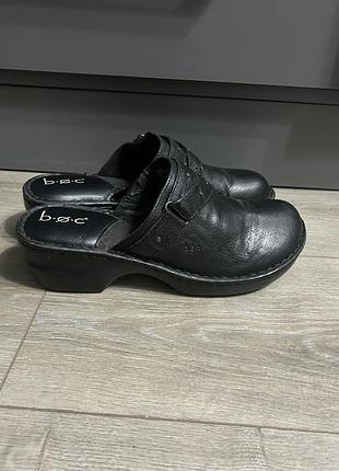 Шкіряні сабо бренду b.o.c