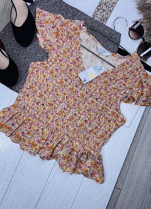 Нова літня блуза primark xl облягаюча блуза в квітковий принт блузка з рукавами крильцями