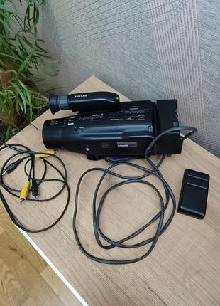 Вінтажна відеокамера sony ccd-fx280e
