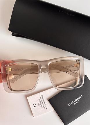 Ysl нова модель окулярів