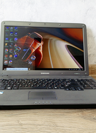 15.6"pentiumt4500,4gbddr3,500hdd,windows 10 ноутбук samsung r530