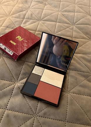 Палетка для макіяжу rougj x liu jo eyes and face palette.